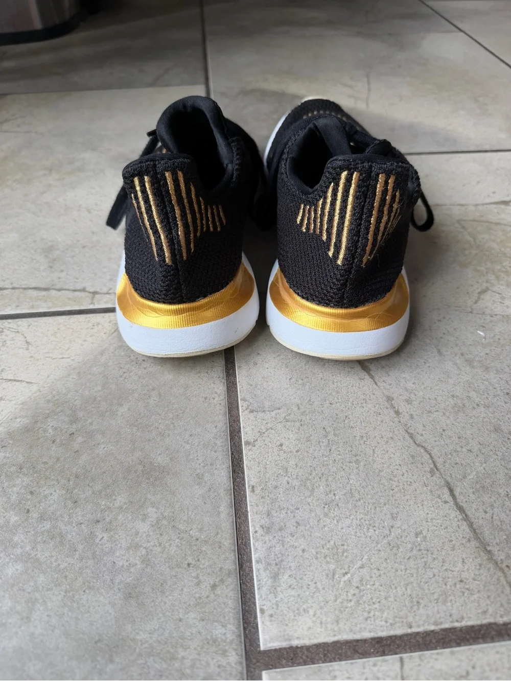 Adidas Swift Run Black Gold Knit Sneakers Men’s Size 8
